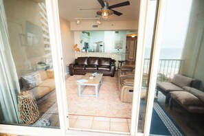 Smart TV - Charming 3-bedroom condo in fabulous Panama City Beach (Panama City Beach)