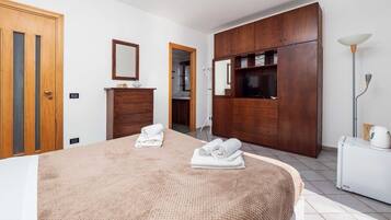 2 bedrooms, free WiFi, bed sheets