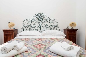 1 habitación, wifi y ropa de cama
