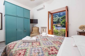 1 habitación, wifi y ropa de cama