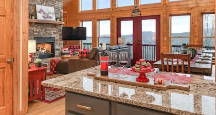 4300' Views | Hot Tub | Game Room | Near Hatley Pointe MTB & Asheville