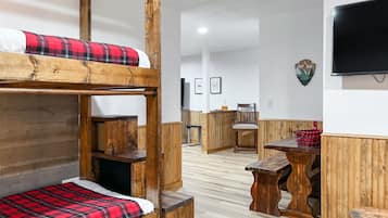 4 Schlafzimmer, Schreibtisch, Bügeleisen/Bügelbrett, kostenloses WLAN