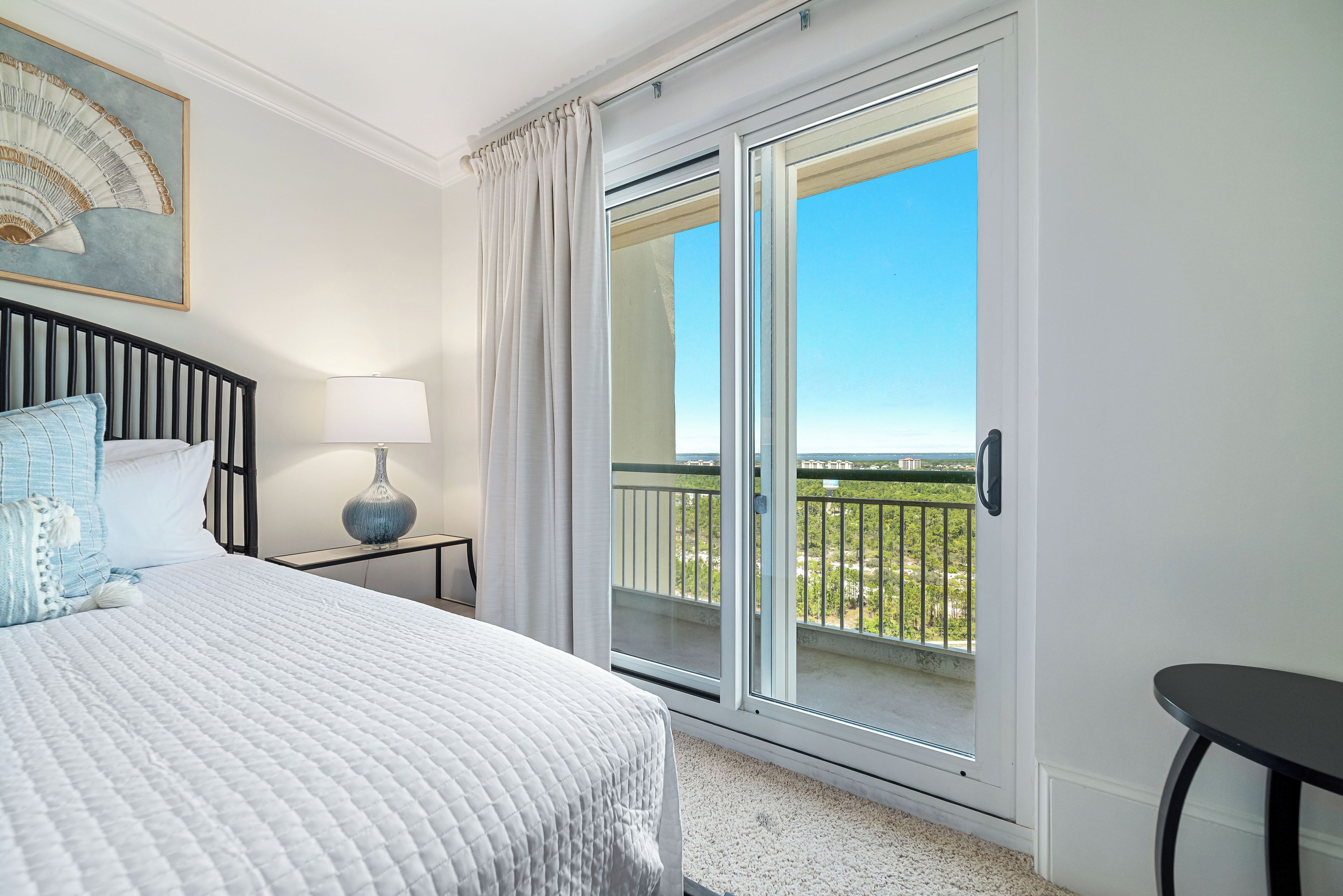 4 bedrooms, iron/ironing board, WiFi (free), bed sheets
