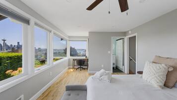 3 bedrooms, desk, iron/ironing board, WiFi