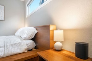 3 bedrooms, desk, iron/ironing board, WiFi