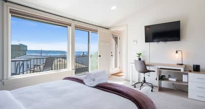 3BR 2BA Tudor Townhouse on Queen Anne, Seattle- w View!