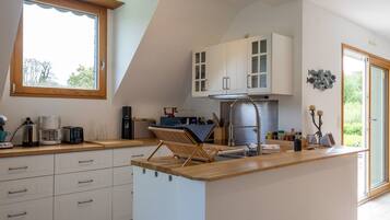 KylskÄp, mikrovÄgsugn, ugn och spishÀll