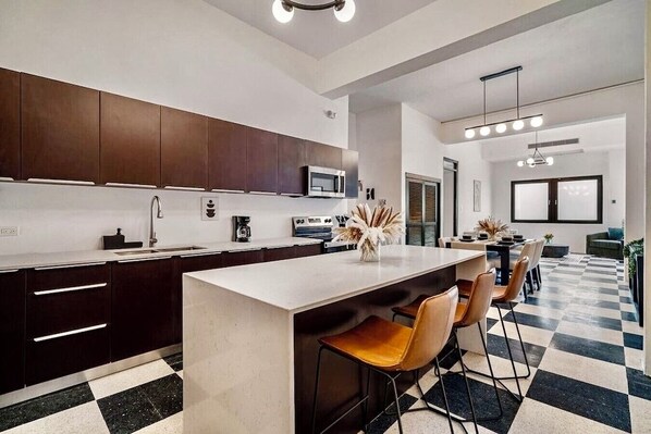 Fridge, microwave, oven, stovetop