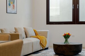 Smart TV, books, offices