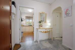 Interior - Apartment 'Spacious  with Sea Views' with Sea View, Wi-Fi and Air Conditioning (Fuengirola)