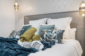 1 bedroom, iron/ironing board, free WiFi, bed sheets - Room 'Esmeralda' with Mountain View, Shared Terrace and Wi-Fi (Alcalá del Valle)