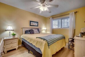 2 bedrooms, free WiFi, bed sheets - Dunes Crest A2 (North Myrtle Beach)