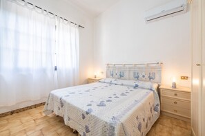 3 soverom, strykejern/-brett og sengetøy