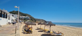 Apartment 'Salema Amazing View' with Sea View, Balcony and Wi-Fi