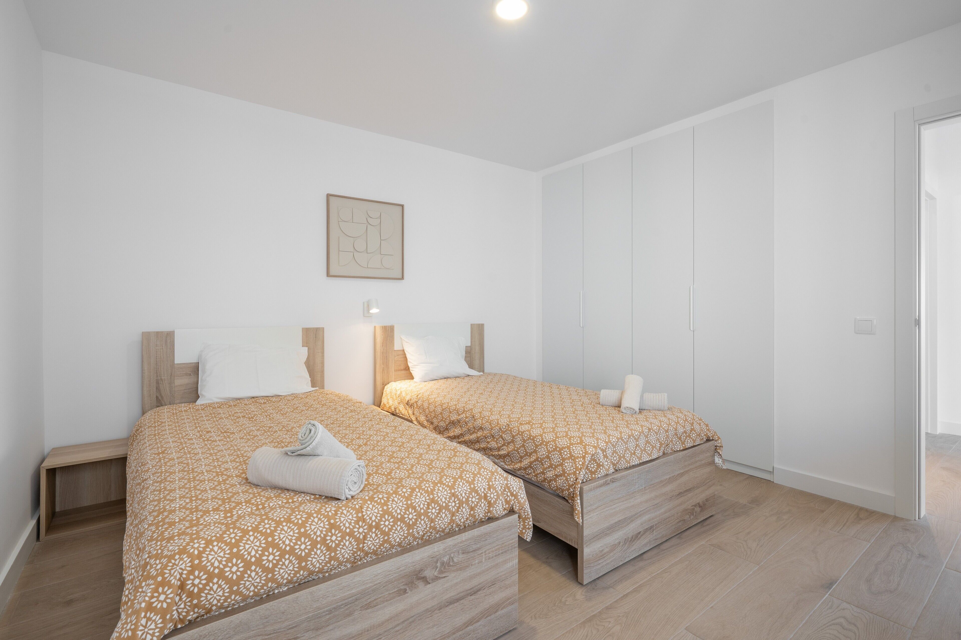 2 chambres, fer et planche à repasser, Wi-Fi gratuit, draps fournis