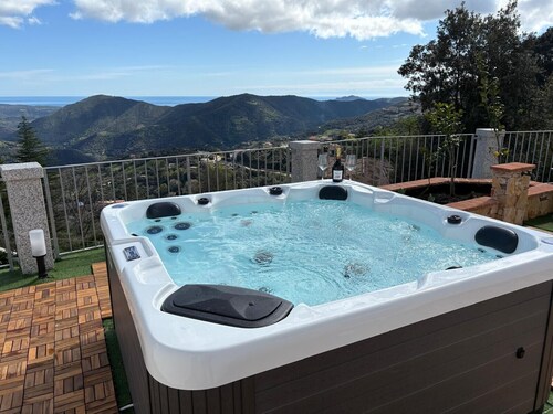 Holiday Home 'Jerzu S'essia De Su Santu 1' with Sea View, Wi-Fi and Air Conditioning