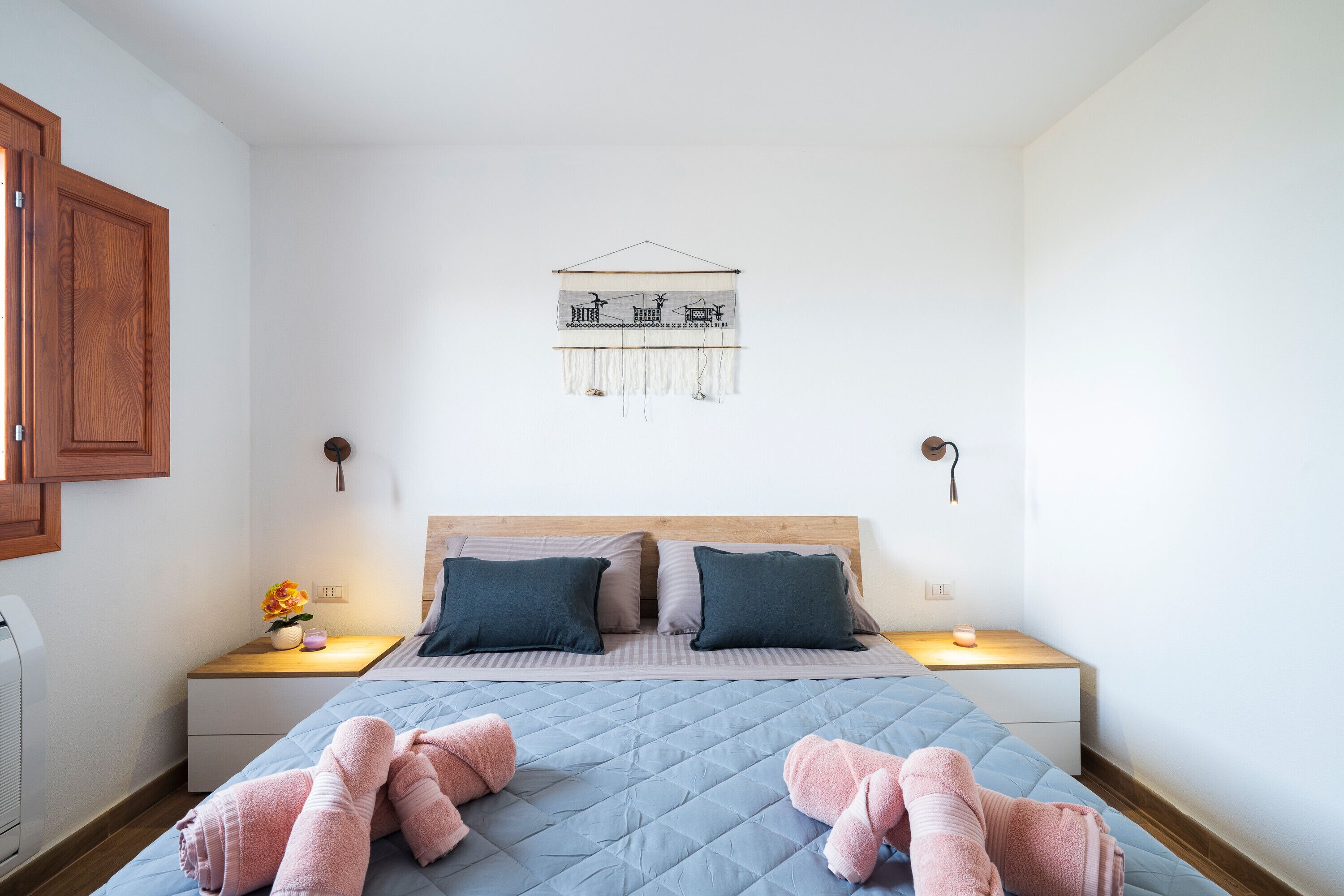 2 chambres, fer et planche à repasser, Wi-Fi gratuit, draps fournis