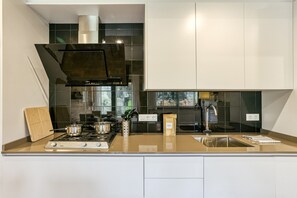 Frigorifero, microonde, forno, macchina per tè/caffè