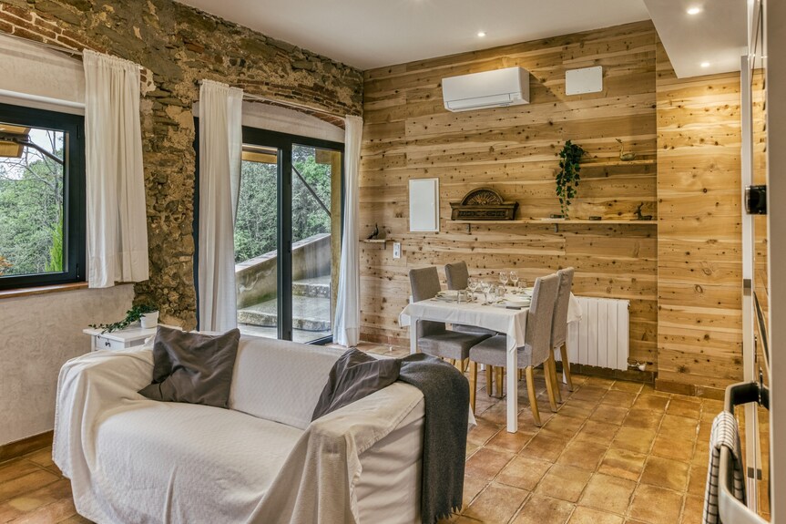 Rural House 'L'alzina Madremanya' With Mountain Views, Wi-fi And Air Conditioning - Girona