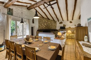 Dining - Country House 'Casa Rural La Pallissa Con Piscina' with Mountain View, Shared Pool and Wi-Fi (Llampaies)