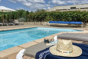 Pool - Country House 'Casa Rural La Pallissa Con Piscina' with Mountain View, Shared Pool and Wi-Fi (Llampaies)