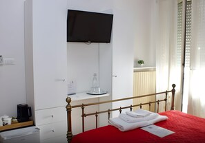 1 camera, Wi-Fi gratuito, lenzuola