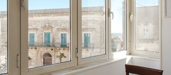 Room 'Lunedì' with Balcony, Wi-Fi and Air Conditioning