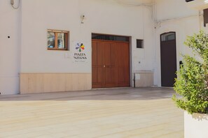 Exterior detail - Room 'Belvedere' with Balcony, Wi-Fi and Air Conditioning (Carovigno)