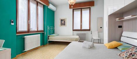 1 bedroom, free WiFi, bed sheets