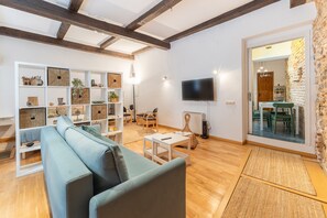 TV - Studio 'Judería' with Wi-Fi (Segovia)