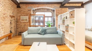 Silitysrauta/-lauta, ilmainen Wi-Fi, vuodevaatteet