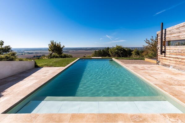 Pool - Peaceful Retreat in Entre-Deux-Mers: Charming Cottage with Pool, Sauna & Unspoiled Nature (Montagoudin)