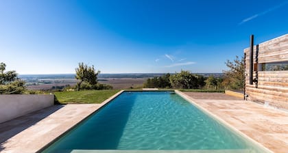 Havre de paix au cĆur de lâEntre-Deux-Mers : gĂźte de charme avec piscine, sauna et nature prĂ©servĂ©e