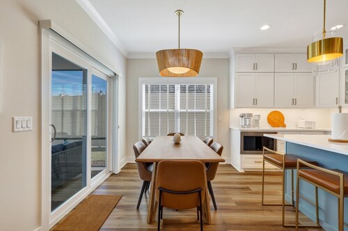 Serenity Oasis - Villa 2 - Professionally Designed Duplex Home with Luxurious Heated Pool and Spa!