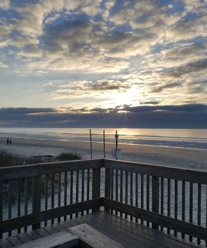 Entire 3-bedroom 2-bath home that is only 2.5 miles from Sunset Beach ocean.