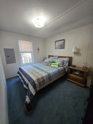 3 makuuhuonetta, vauvan matkasänky, Wi-Fi, vuodevaatteet