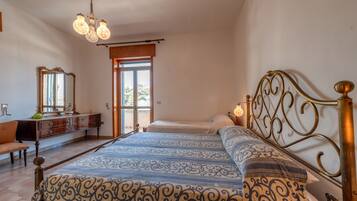 3 chambres, fer et planche Ă repasser, draps fournis