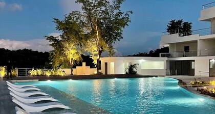 Luxury Apartment with Ocean View