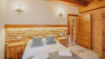 5 bedrooms, free WiFi, bed sheets