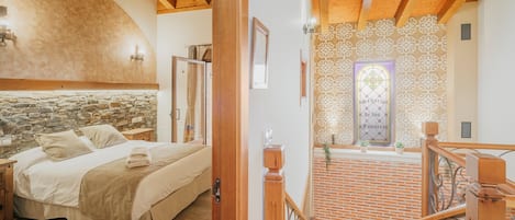 5 bedrooms, free WiFi, bed sheets