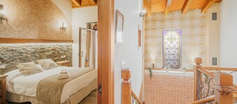 Holiday Home 'El Señorio De Los Fonseca' with Private Terrace, Wi-Fi and Air Conditioning