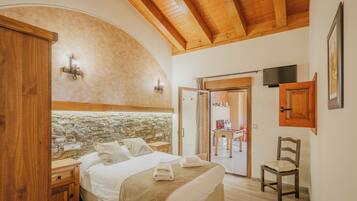 5 bedrooms, free WiFi, bed sheets