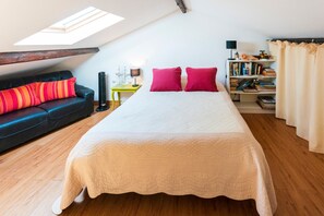 3 chambres, fer et planche à repasser, Wi-Fi gratuit, draps fournis