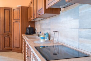 冰箱、烤箱、炉灶、洗碗机