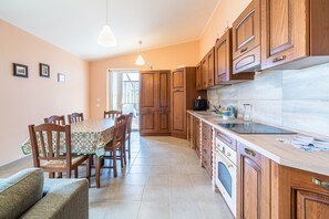 Réfrigérateur, four, plaque de cuisson, lave-vaisselle