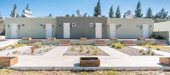 Apartment 'Mb Luxury Suites Charaki No 4' with Private Pool, Wi-Fi and Air Conditioning