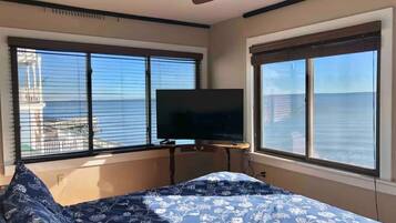 3 chambres, fer et planche à repasser, Wi-Fi, draps fournis