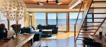 3 bedroom, waterfront cottage on the shores of the Chesapeake Bay.