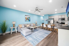 Smart-TV, Kamin, Tischfußball