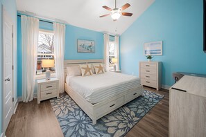 3 bedrooms, desk, iron/ironing board, travel cot - Cozy 3BR/2.5BA Retreat in Nashville/Old Hickory, 20min to Downtown & Airport (Nashville)